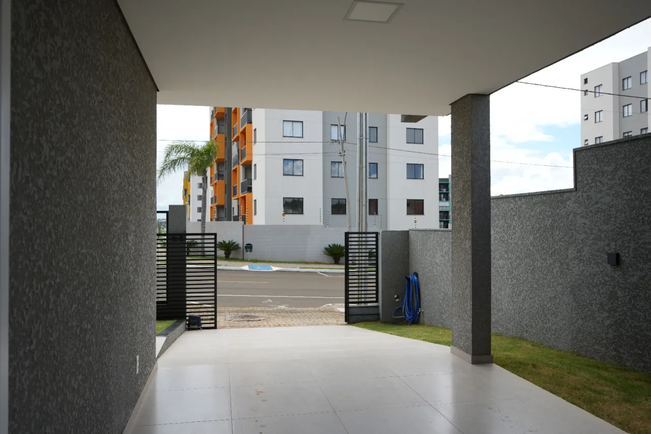 Sobrado à venda na Cidade dos Lagos