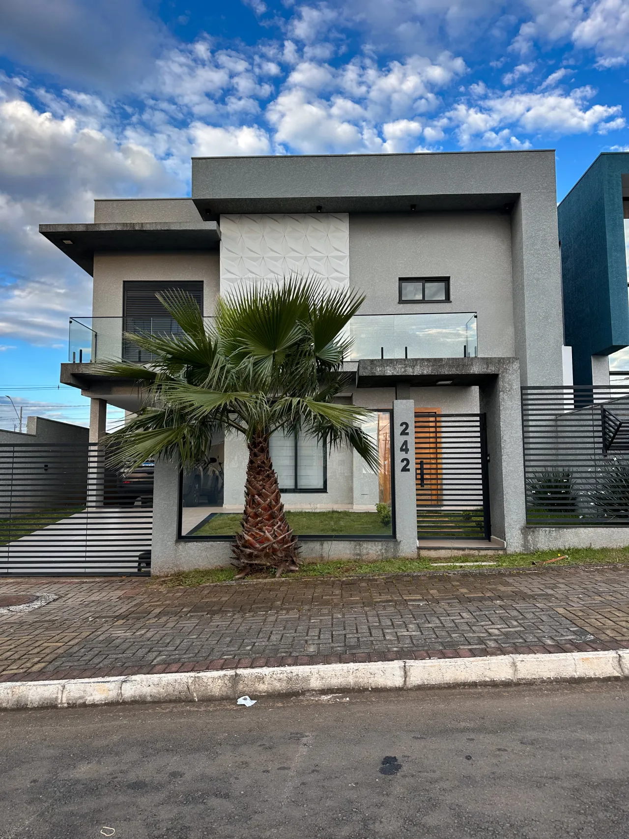 Sobrado à venda na Cidade dos Lagos